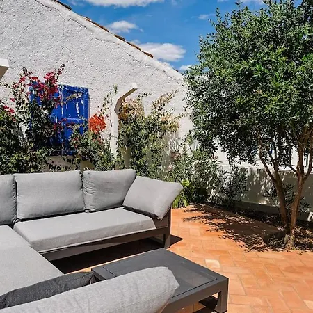 Old Fisherman's Corner 18 - Centro Old Town Apartment *